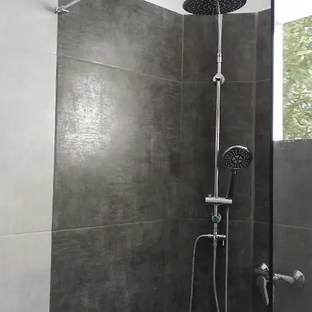 Dassia Green Apartments דירה *