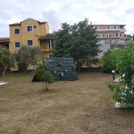 Dassia Green Apartments Apartmán *