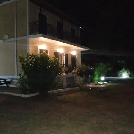 Dassia Green Apartments דירה *